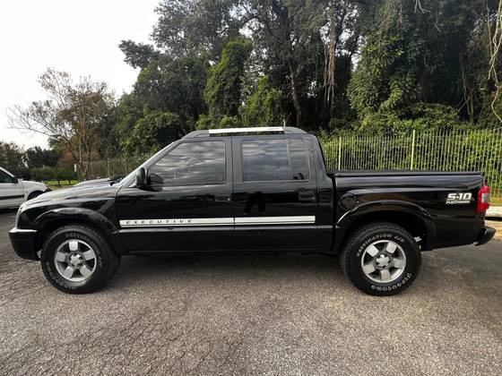 CHEVROLET S10 2.4 MPFI EXECUTIVE 4X2 CD 8V FLEX 4P MANUAL CHEVROLET S10 2.4 MPFI EXECUTIVE 4X2 CD 8V FLEX 4P MANUAL